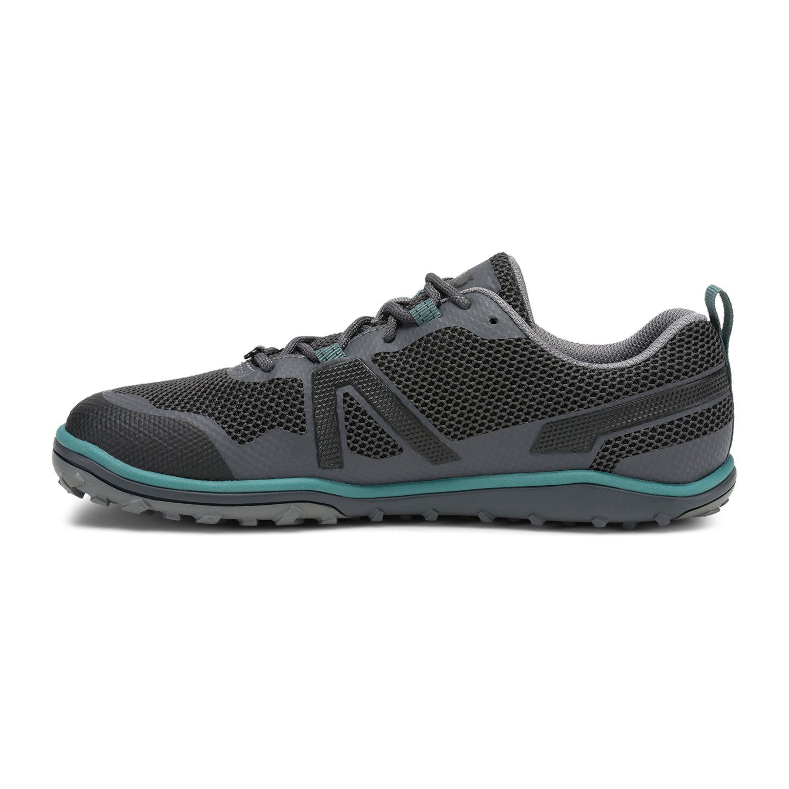 Linke Ansicht der Xero Shoes Scrambler Low Barfußschuhe in Black Shale für Herren als Wanderschuhe im Onlineshop für Barfußschuhe