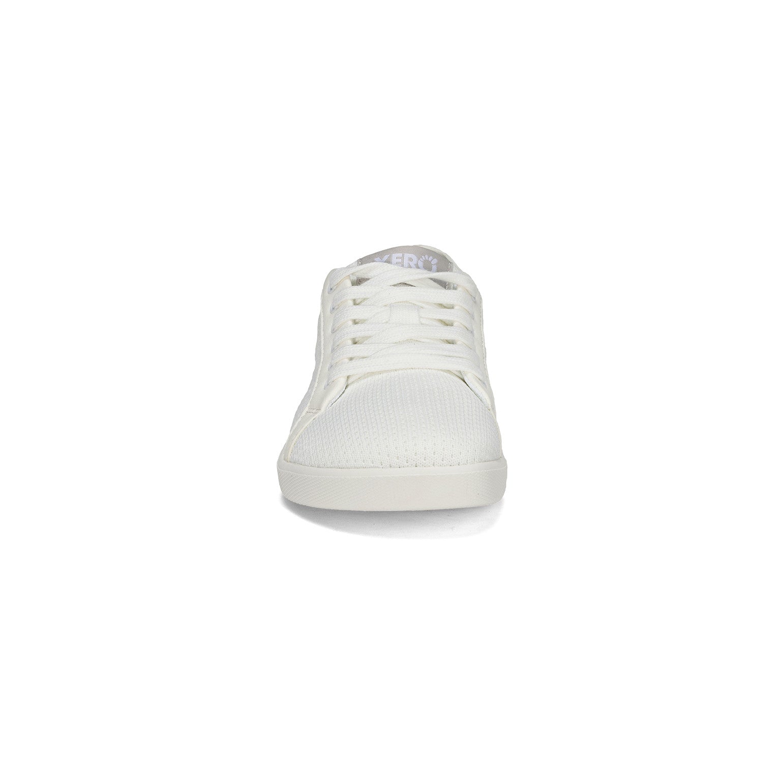 Xero Shoes Dillon Barfußschuhe für Damen in Weiß aus der Vorderansicht, bequem und ideal für den Alltag. Erhältlich in unserem Onlineshop für Barfußschuhe.
