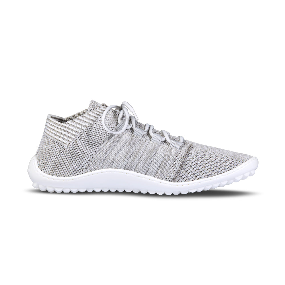 Leguano Beat Barfußschuhe Sneaker in Silbergrau, rechte Seitenansicht. Jetzt im Onlineshop für Barfußschuhe erhältlich.