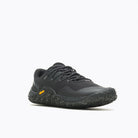 Barfußschuhe Merrell Trail Glove 7, Vorderansicht, schwarze Barfußsportschuhe für Damen, ideal für natürlichen Komfort und optimale Fußbewegung, erhältlich in unserem Onlineshop für Barfußschuhe.
