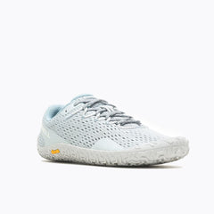 Barfußschuhe Merrell Vapor Glove 6 in Highrise für Damen, Frontansicht, erhältlich in unserem Onlineshop für Barfußschuhe. Flexibles Design und eine natürliche Passform für hohen Komfort und Bewegungsspielraum bei jedem Schritt.