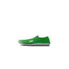 Leguanito Scio Green Kinder Barfußschuhe Slipper – Seitenansicht der Slipper in der Größe 29 bis 34, ideal für aktives Spielen und Laufen. Erhältlich bei barfusswelteb.com.